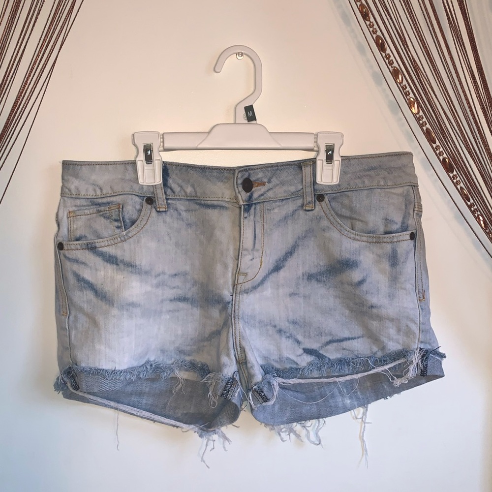 💙Distressed Light Wash Jean Shorts💙